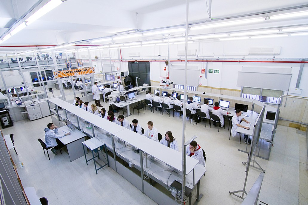 Aula G2, diseño gráfico, preimpresión, departamento artes gráficas, salesianos atocha, entorno Mac