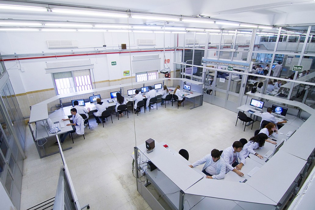 Aula G3, diseño gráfico, preimpresión, departamento artes gráficas, salesianos atocha, entorno Mac