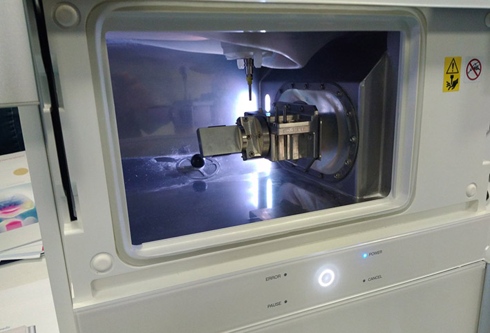 roland dental day madrid 2017, impresora 3d trabajando, salesianos atocha