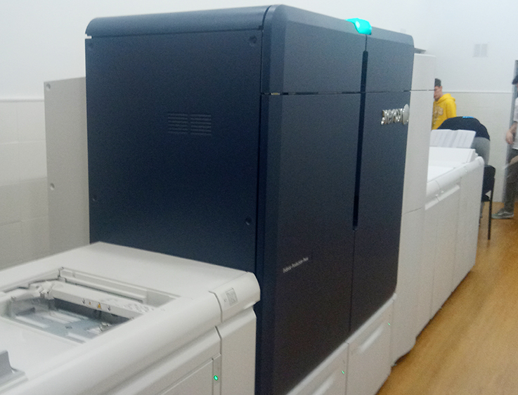 Xerox Iridesse Salesianos Atocha Departamento de Artes Gráficas, Madrid 2020 Impresora de toner CMYK con colores especiales Silver, Gold, White y Clear